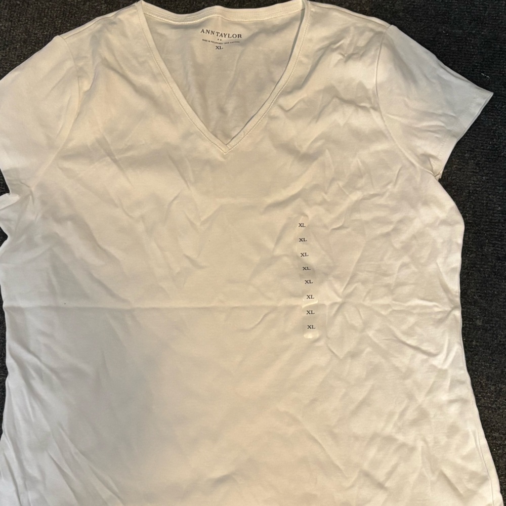Ann Taylor White V-Neck Top - Picture 2 of 3
